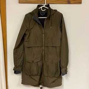 Mountain Hardwear water resistant lightweight jacket